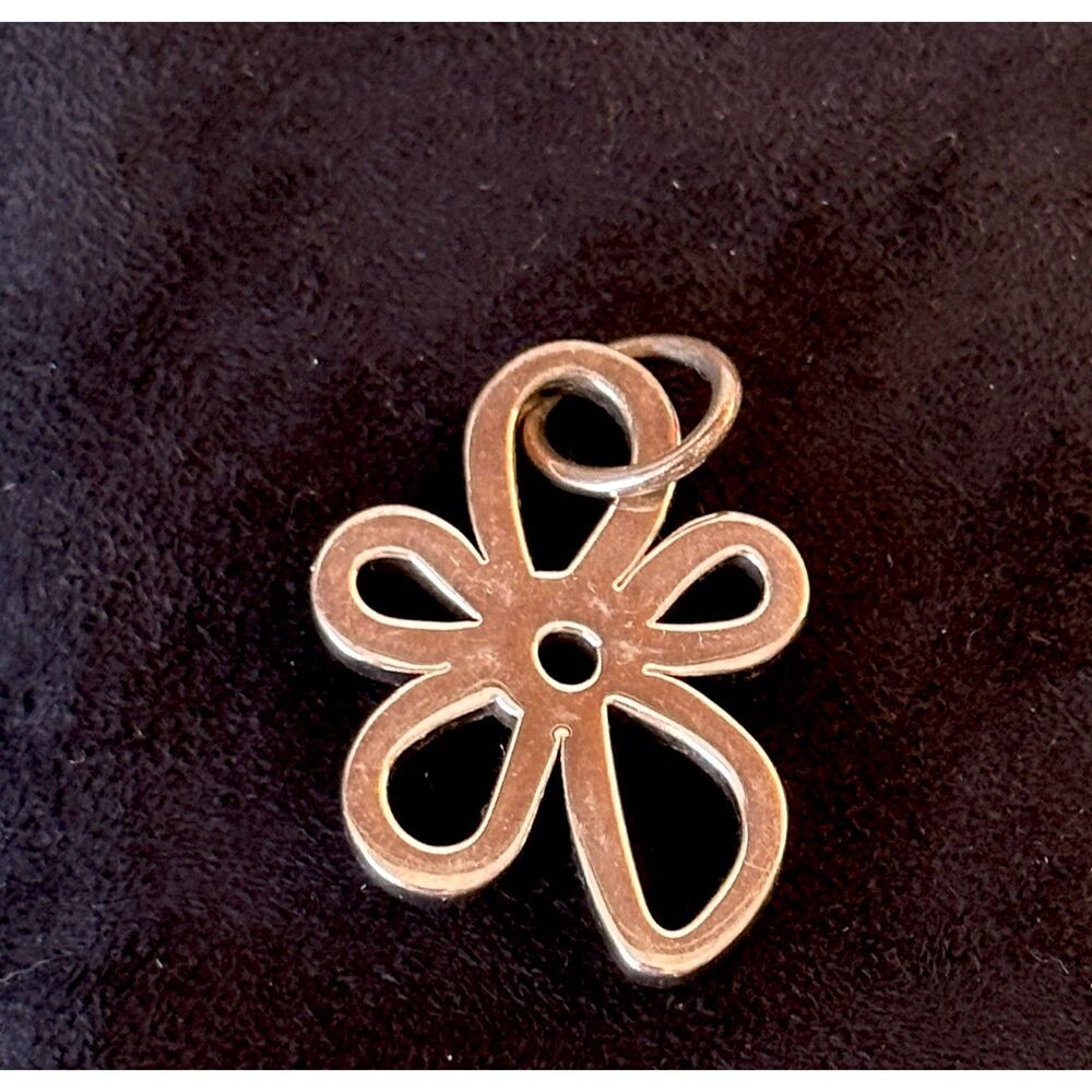 Vintage Tous Sterling Silver Daisy Flower Duna Pendant - Picture 3 of 3